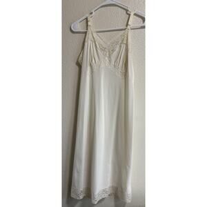 Vintage Slip White 100% Nylon Nightgown Lace USA Undergarments Women’s Size 34